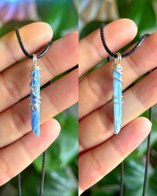 blue kyanite (double-sided wear)