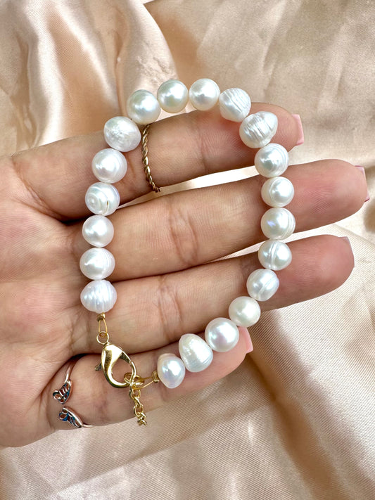 Freshwater Pearl Bracelet ~ Gold