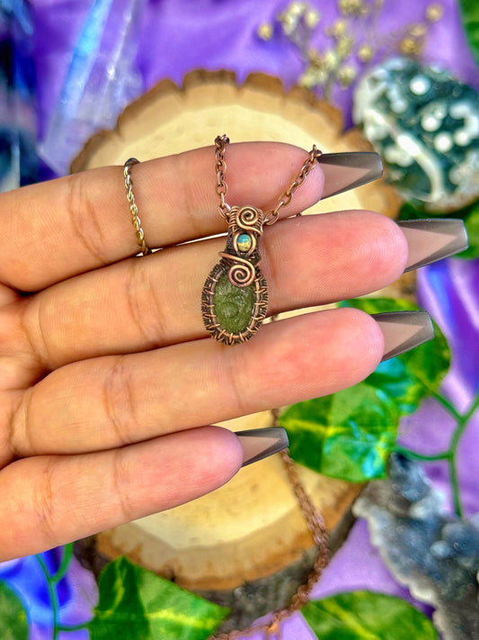 moldavite & ethiopian opal β‘