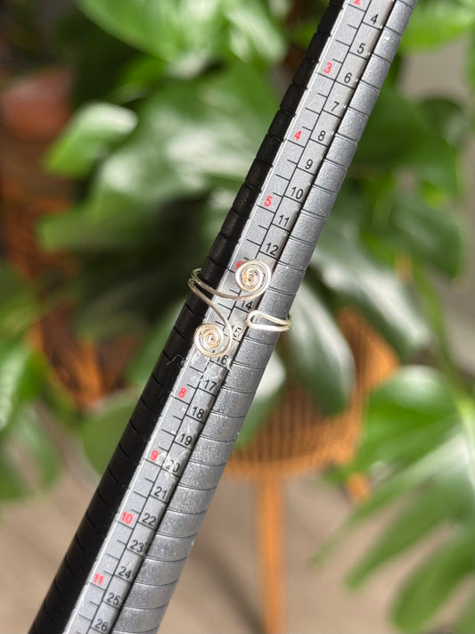 dainty ring - adjustable size 7